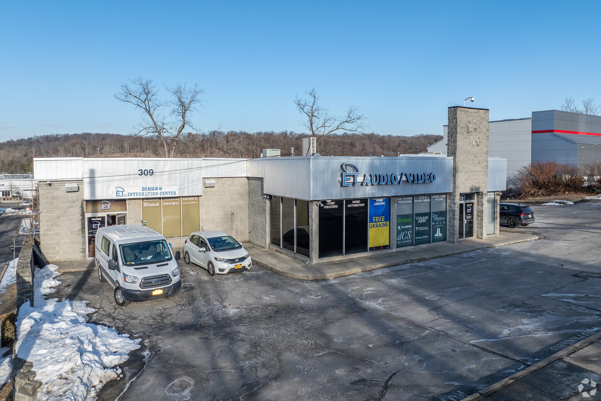 309 N Bedford Rd, Mount Kisco, NY à louer Photo principale– Image 1 sur 8