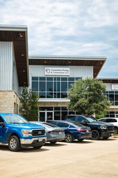 3091 University Dr, Bryan, TX à vendre - Photo de l’immeuble – Image 2 sur 11