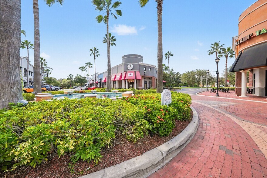 9520-9532 W Linebaugh Ave, Tampa, FL à louer - Photo de l’immeuble – Image 2 sur 19