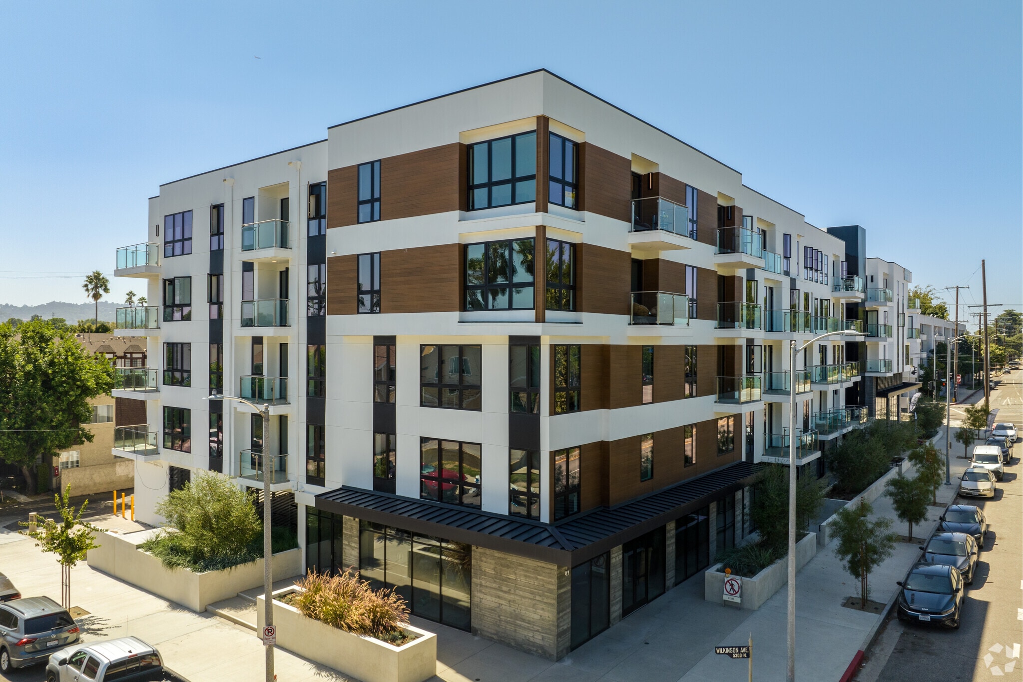 12444 Chandler Blvd, North Hollywood, CA à louer Photo principale– Image 1 sur 16