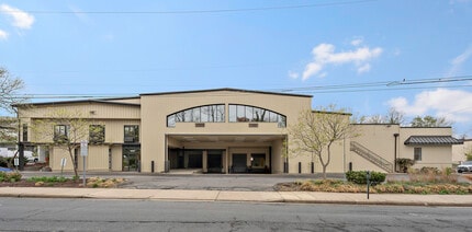 2355 Lewis Ave, Rockville, MD à louer Photo de l’immeuble– Image 1 sur 20
