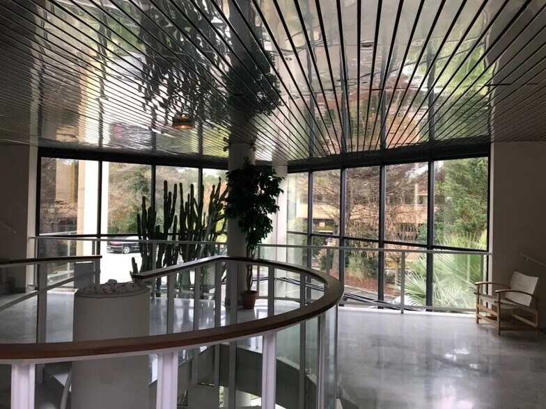 Bureau dans  à vendre - Photo de l’immeuble – Image 3 sur 10