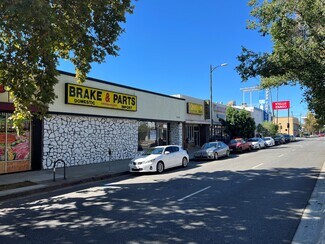 Plus de détails pour 18330 Sherman Way, Reseda, CA - Local commercial à louer