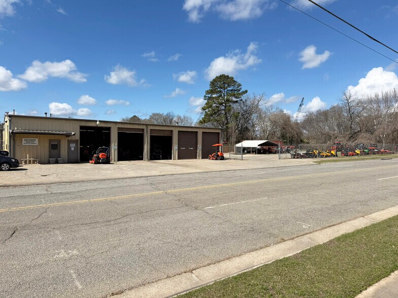 140 E Andrews St, Milledgeville, GA à vendre - Photo de l’immeuble – Image 3 sur 6