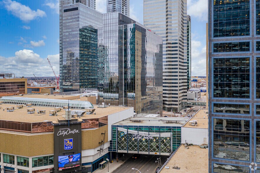 10250 101st St NW, Edmonton, AB à louer - Photo de l’immeuble – Image 3 sur 29