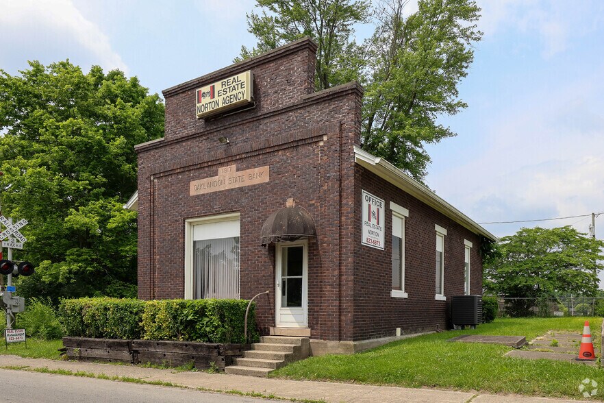 6546 Oaklandon Rd, Indianapolis, IN à vendre - Photo principale – Image 1 sur 4