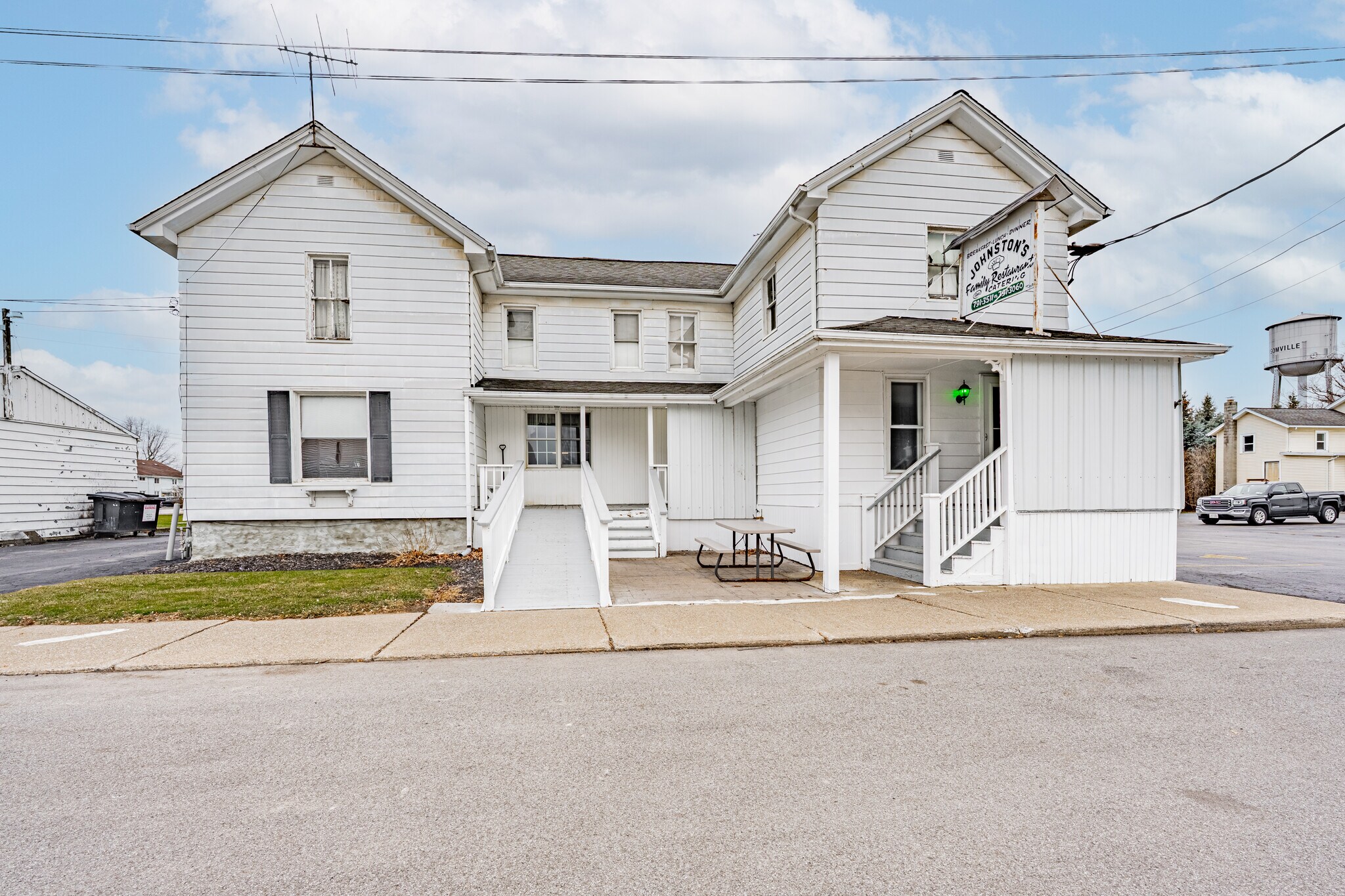 2575 Academy St, Ransomville, NY à vendre Photo principale– Image 1 sur 22