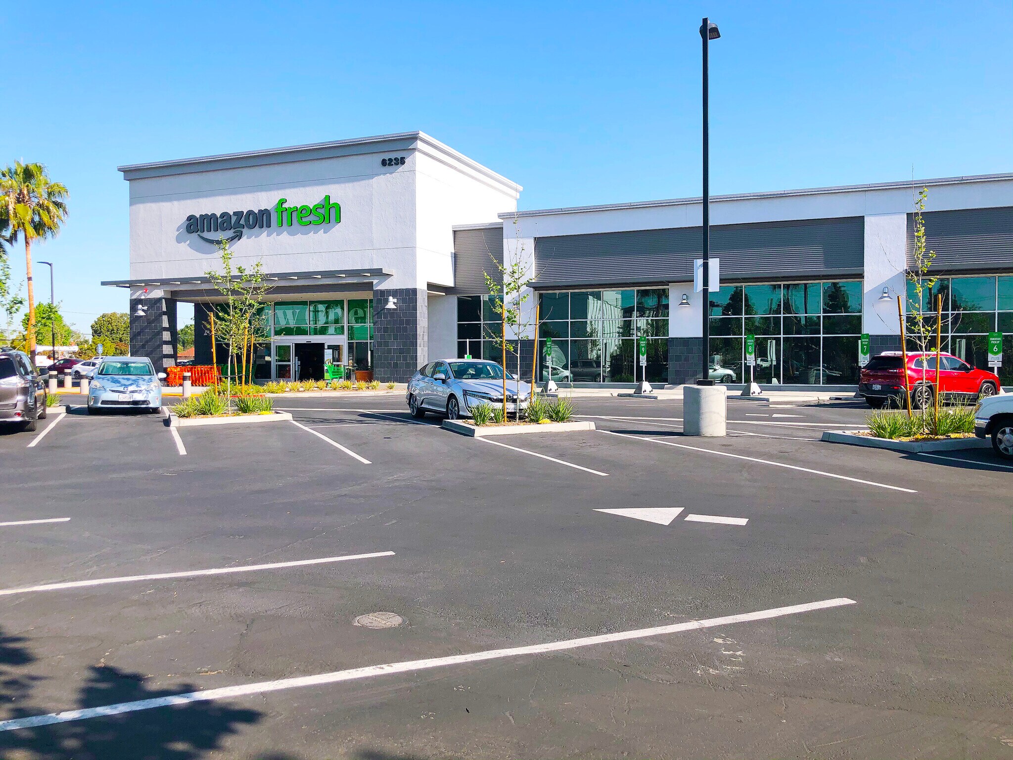 6337 E Spring St, Long Beach, CA à louer Photo principale– Image 1 sur 14