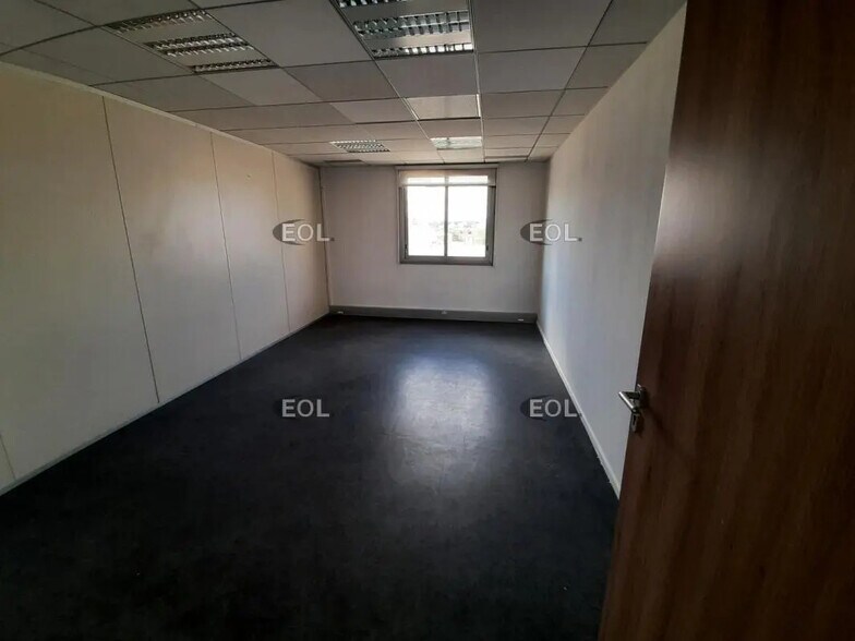 Bureau dans Ivry-sur-Seine à louer - Photo de l’immeuble – Image 3 sur 7
