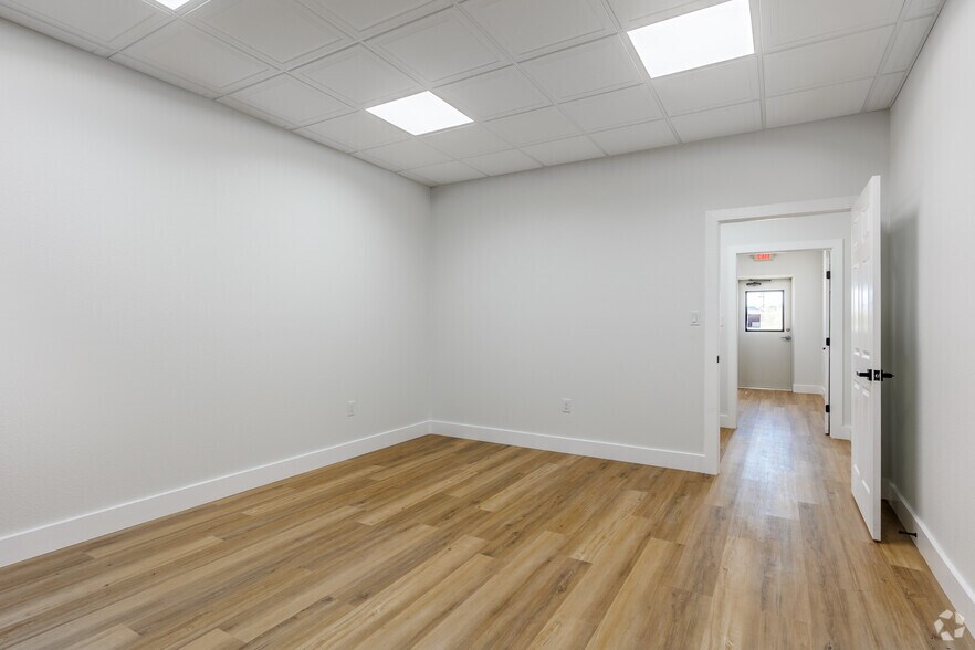 14333 FM 121, Van Alstyne, TX à louer - Photo intérieure – Image 3 sur 14