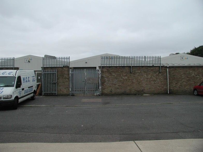 7-12 Wedgwood Gate, Stevenage à louer - Photo de l’immeuble – Image 3 sur 3