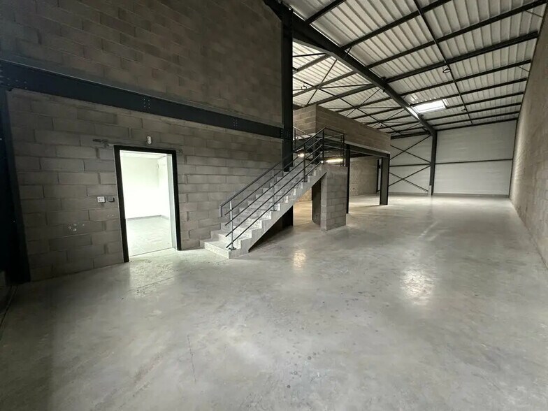 Local d’activités dans Souffelweyersheim à louer - Photo de l’immeuble – Image 2 sur 12