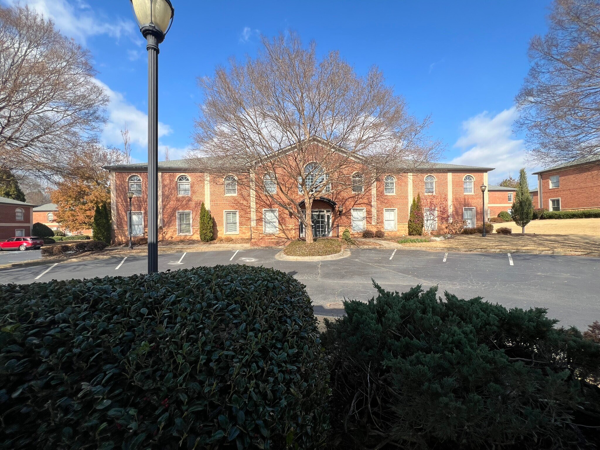 4080 McGinnis Ferry Rd, Alpharetta, GA à louer Photo principale– Image 1 sur 2