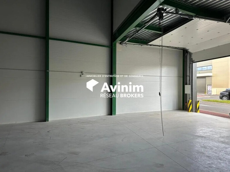 Industriel/Logistique dans Bernes-sur-Oise à louer - Photo intérieure – Image 3 sur 6