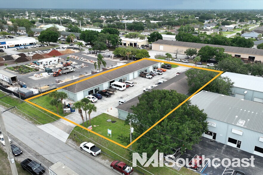 1726-1738 SW Biltmore St, Port Saint Lucie, FL à louer - Photo de l’immeuble – Image 2 sur 16