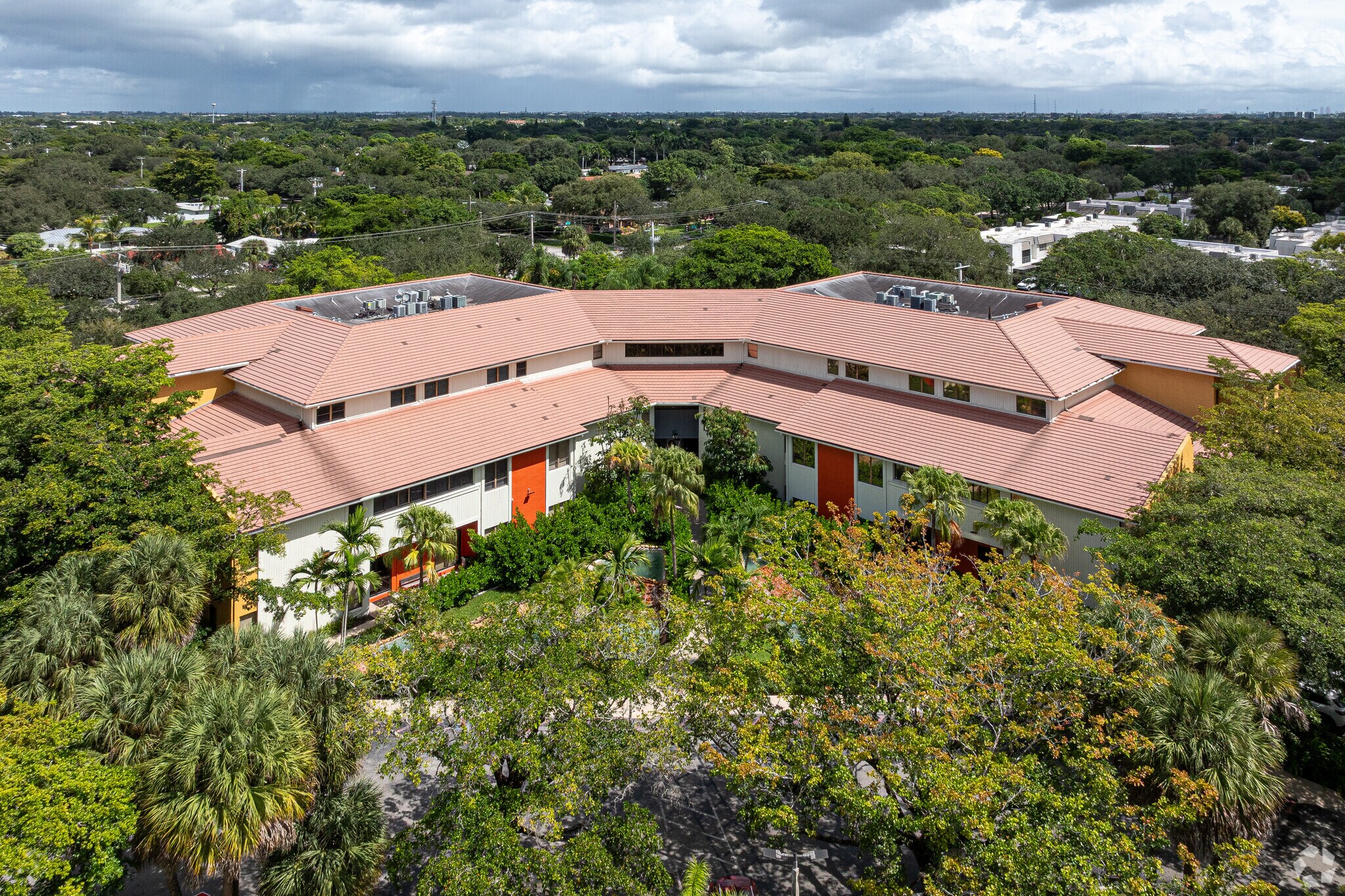 499 NW 70th Ave, Plantation, FL à vendre Photo de l’immeuble– Image 1 sur 12