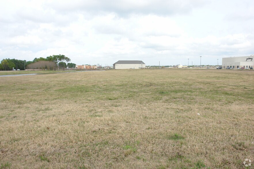 Clear Lake City Blvd, Webster, TX à vendre - Photo de l’immeuble – Image 2 sur 3