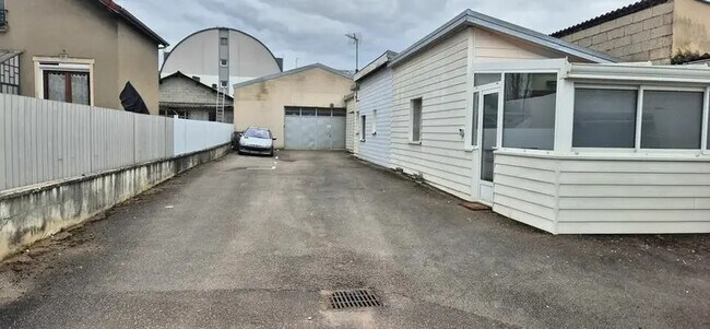 Plus de détails pour Industriel/Logistique à louer
