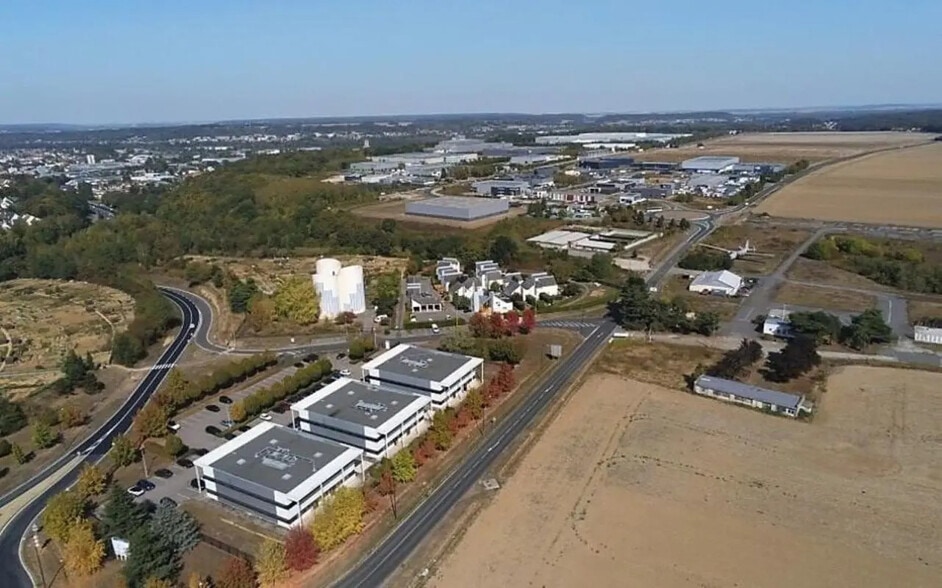 Industriel/Logistique dans Creil à louer - Photo de l’immeuble – Image 2 sur 5
