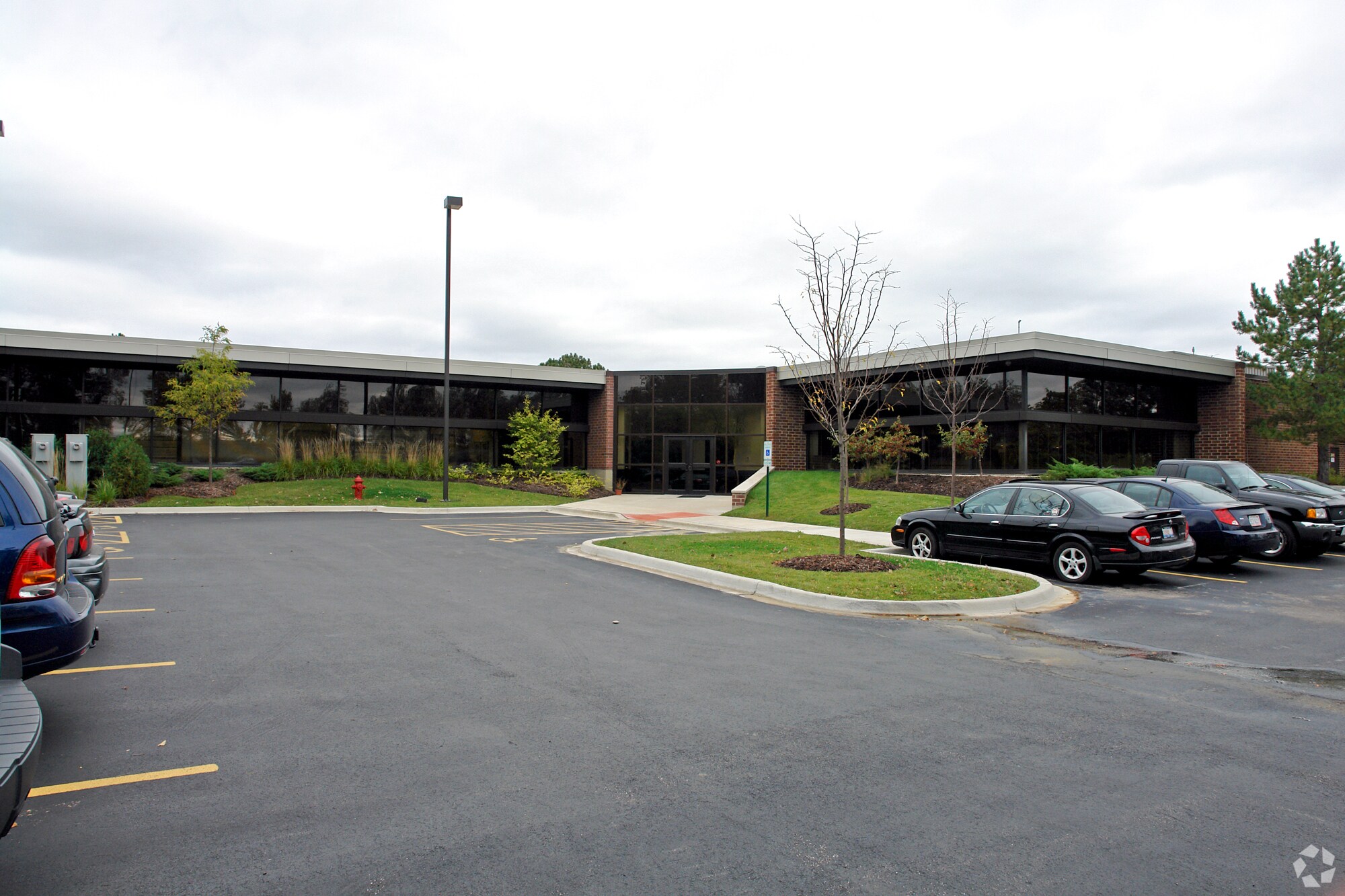 201 E Commerce Dr, Schaumburg, IL à vendre Photo principale– Image 1 sur 4