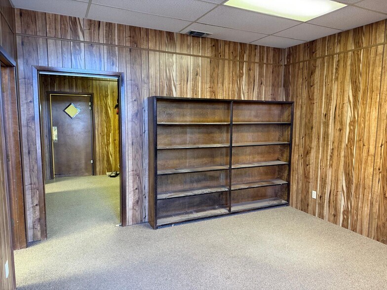 2451 34th St, Lubbock, TX à louer - Photo de l’immeuble – Image 3 sur 11