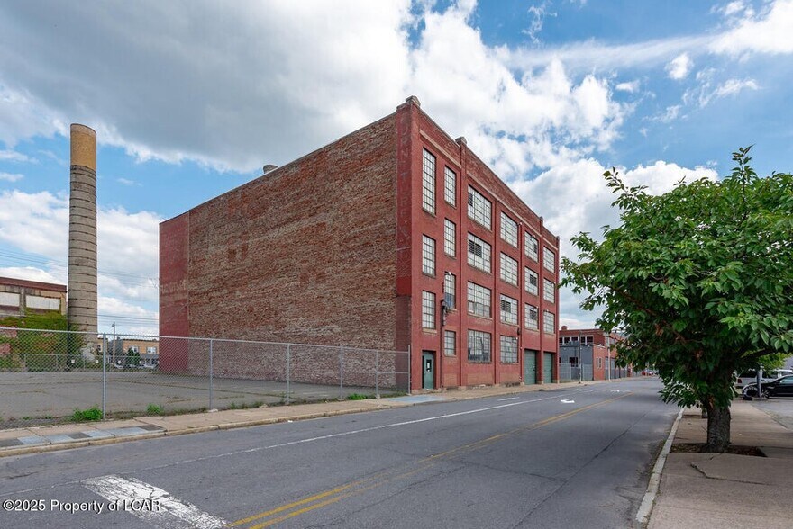 58 E Union St, Wilkes Barre, PA à vendre - Photo de l’immeuble – Image 2 sur 11