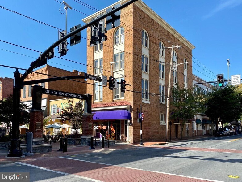 3 W Piccadilly St, Winchester, VA à louer - Photo principale – Image 1 sur 4