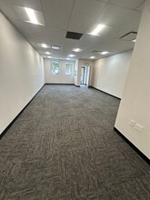 160-184 Express Dr S, Brentwood, NY à louer Photo intérieure– Image 1 sur 11