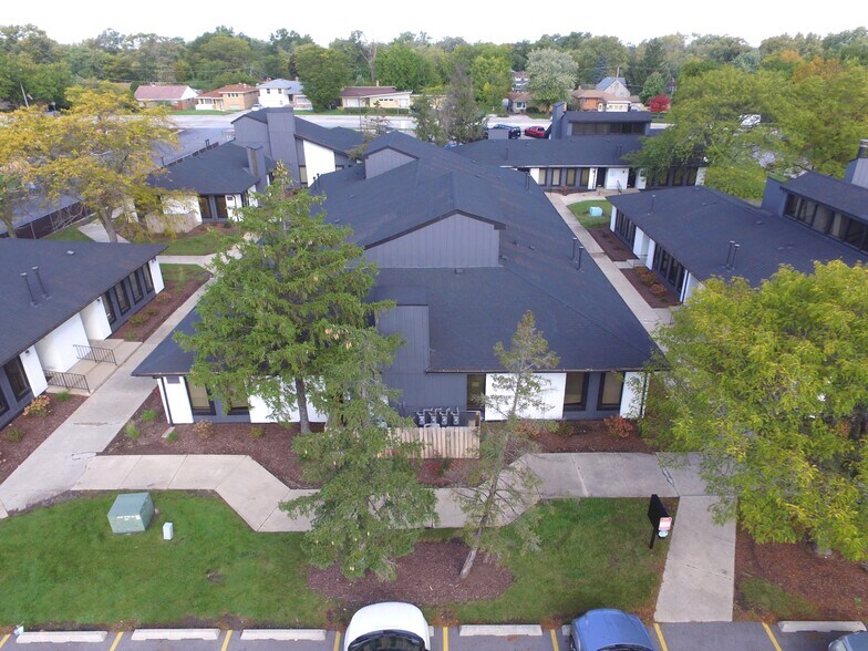 17500-17516 S Carriageway Dr, Hazel Crest, IL à louer - Photo de l’immeuble – Image 3 sur 22