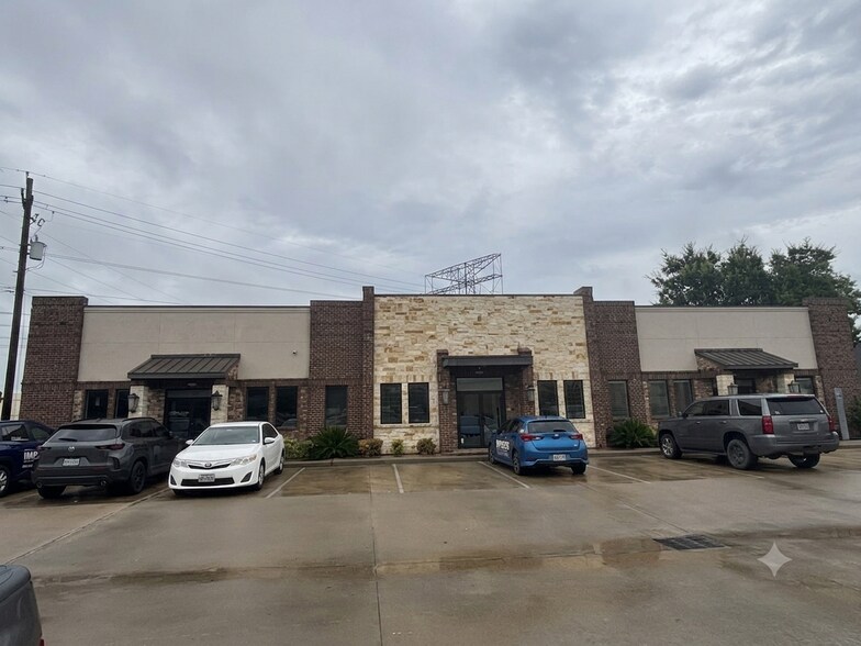 21733 Provincial Blvd, Katy, TX à louer - Photo de l’immeuble – Image 1 sur 12