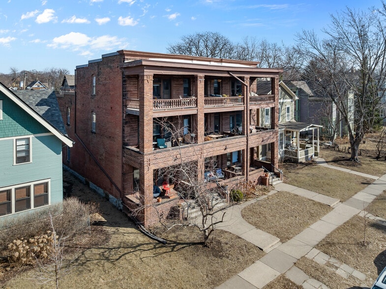 583 Holly Ave, Saint Paul, MN à vendre - Photo de l’immeuble – Image 3 sur 43
