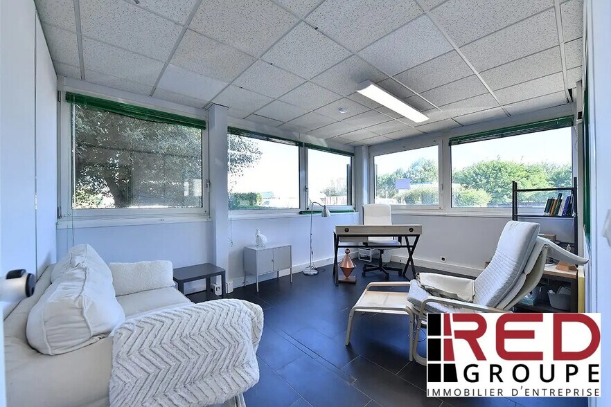 Bureau dans Peynier à louer - Photo de l’immeuble – Image 1 sur 5