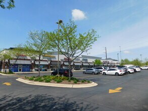 212-240 N Randall Rd, South Elgin, IL à louer Photo de l’immeuble– Image 1 sur 11