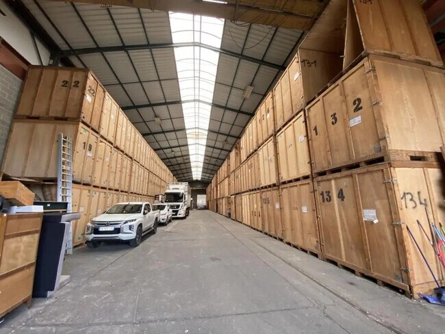 Plus de détails pour Industriel/Logistique à louer