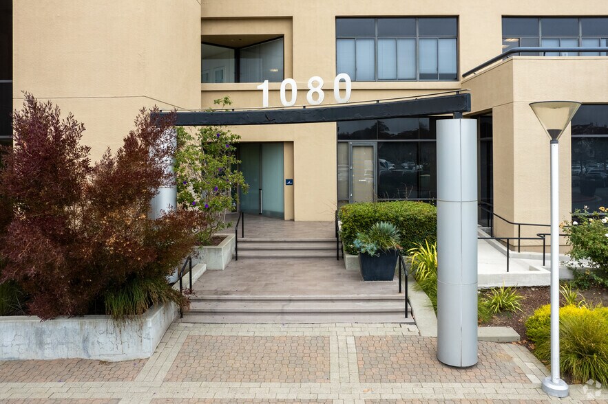 1080 Marina Village Pky, Alameda, CA à vendre - Photo de l’immeuble – Image 3 sur 6
