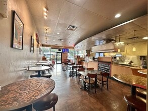 5231 Broadway St, San Antonio, TX à louer Photo intérieure– Image 2 sur 25