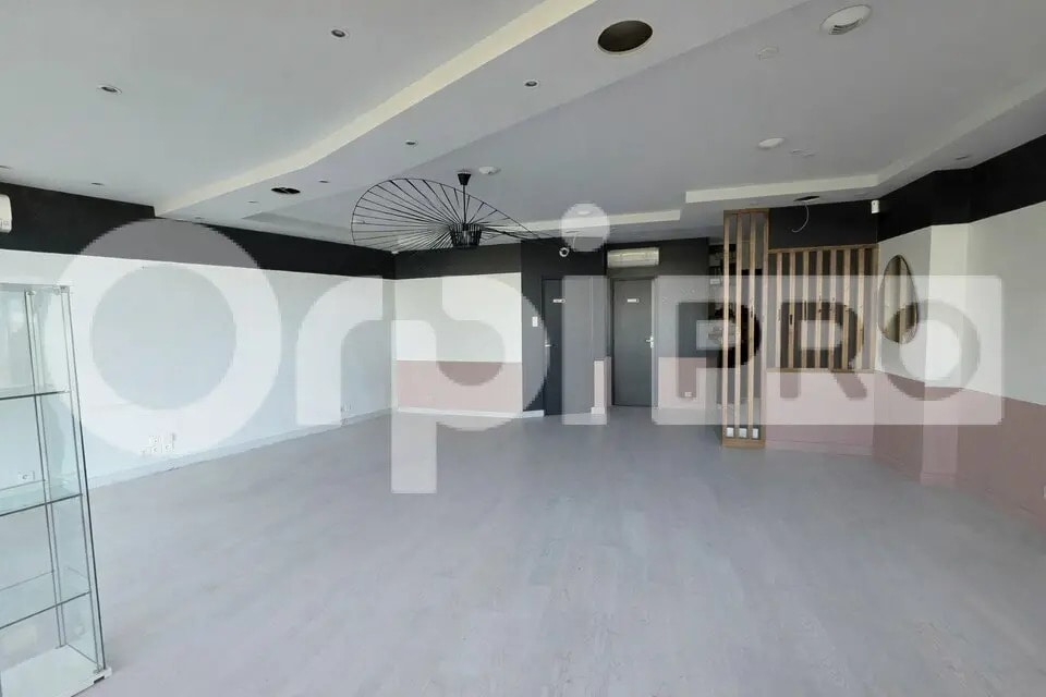 Local commercial dans Puilboreau à louer Photo intérieure– Image 1 sur 2