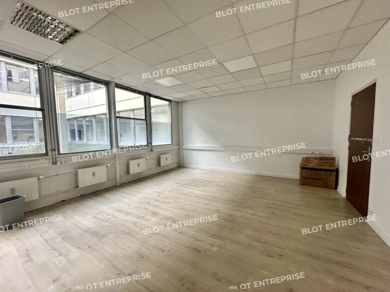Bureau dans Rennes à louer - Photo de l’immeuble – Image 1 sur 5