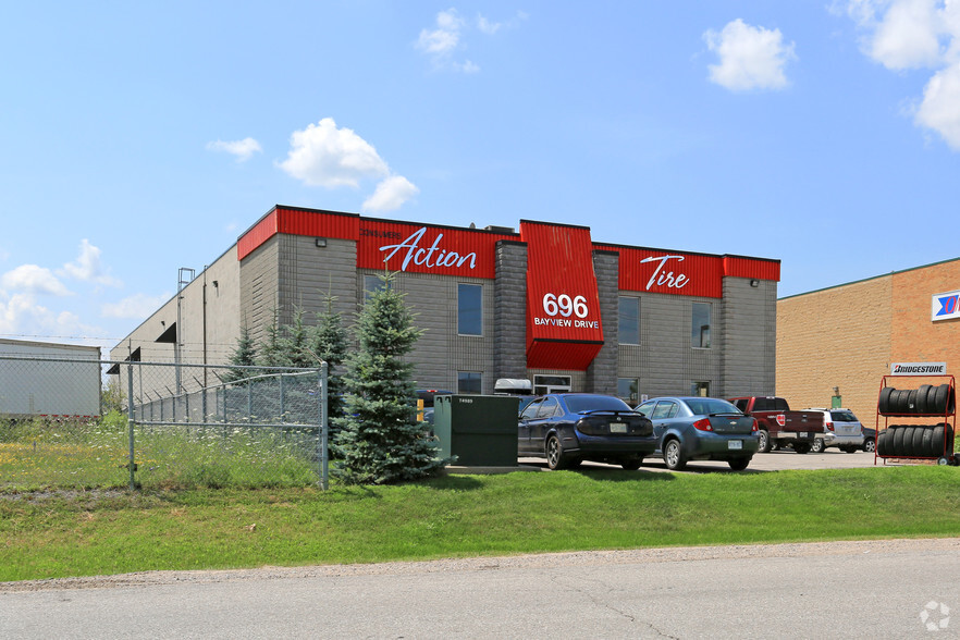 696 Bayview Dr, Barrie, ON à louer - Photo de l’immeuble – Image 3 sur 3