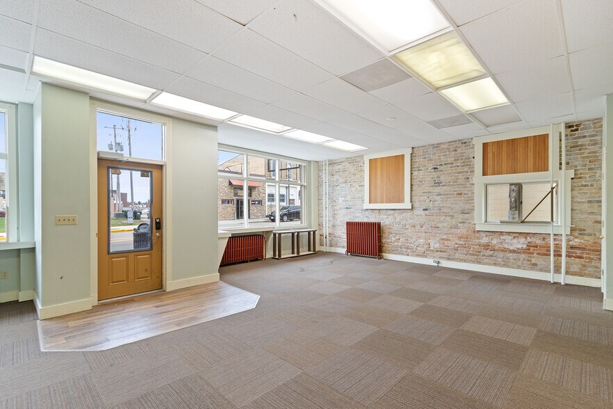 307-309 Dewitt St, Portage, WI à vendre - Photo intérieure – Image 3 sur 25