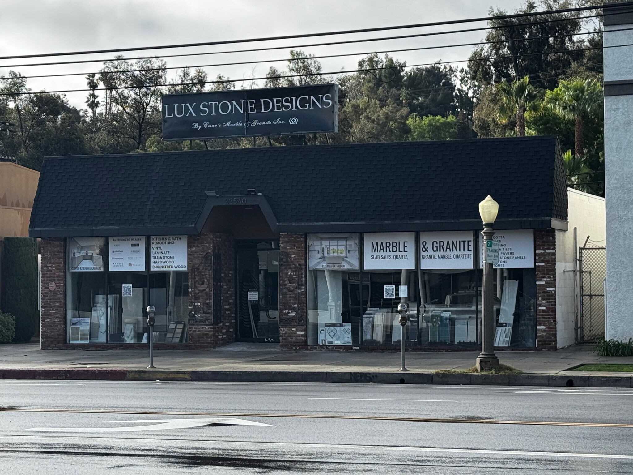 22540 Ventura Blvd, Woodland Hills, CA à vendre Photo principale– Image 1 sur 10