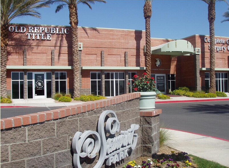 7710-7730 W Sahara Ave, Las Vegas, NV à louer - Photo de l’immeuble – Image 2 sur 6