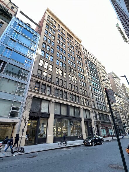 118 W 22nd St, New York, NY à louer - Photo de l’immeuble – Image 2 sur 12