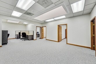 28085 N Ashley Cir, Libertyville, IL à louer Photo intérieure– Image 2 sur 11