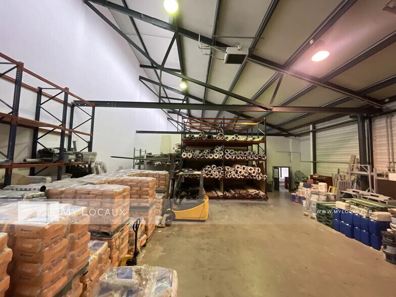 Local d’activités dans Saint-Denis à louer - Photo intérieure – Image 3 sur 12