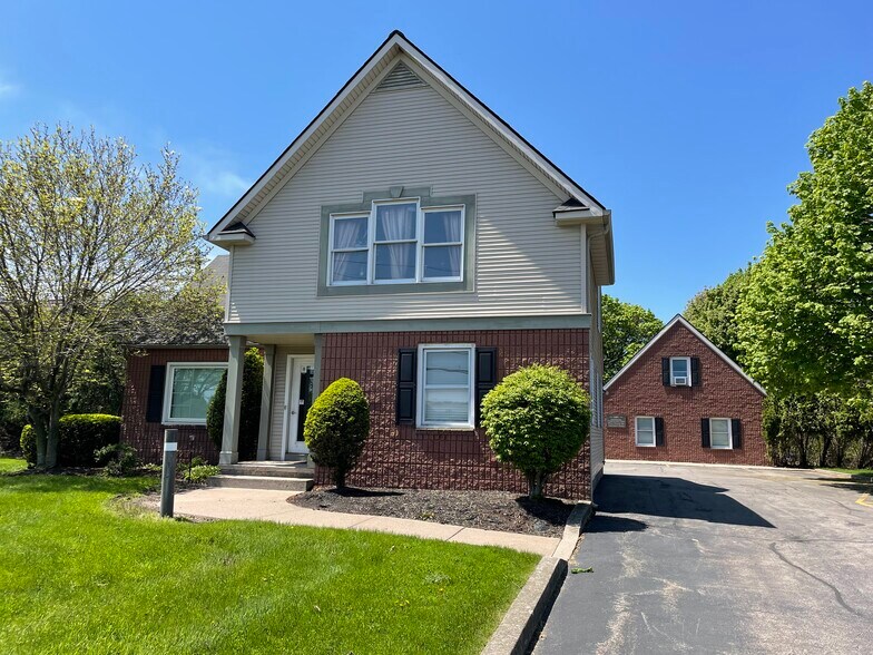 1681 Empire Blvd, Webster, NY à vendre - Photo de l’immeuble – Image 2 sur 20