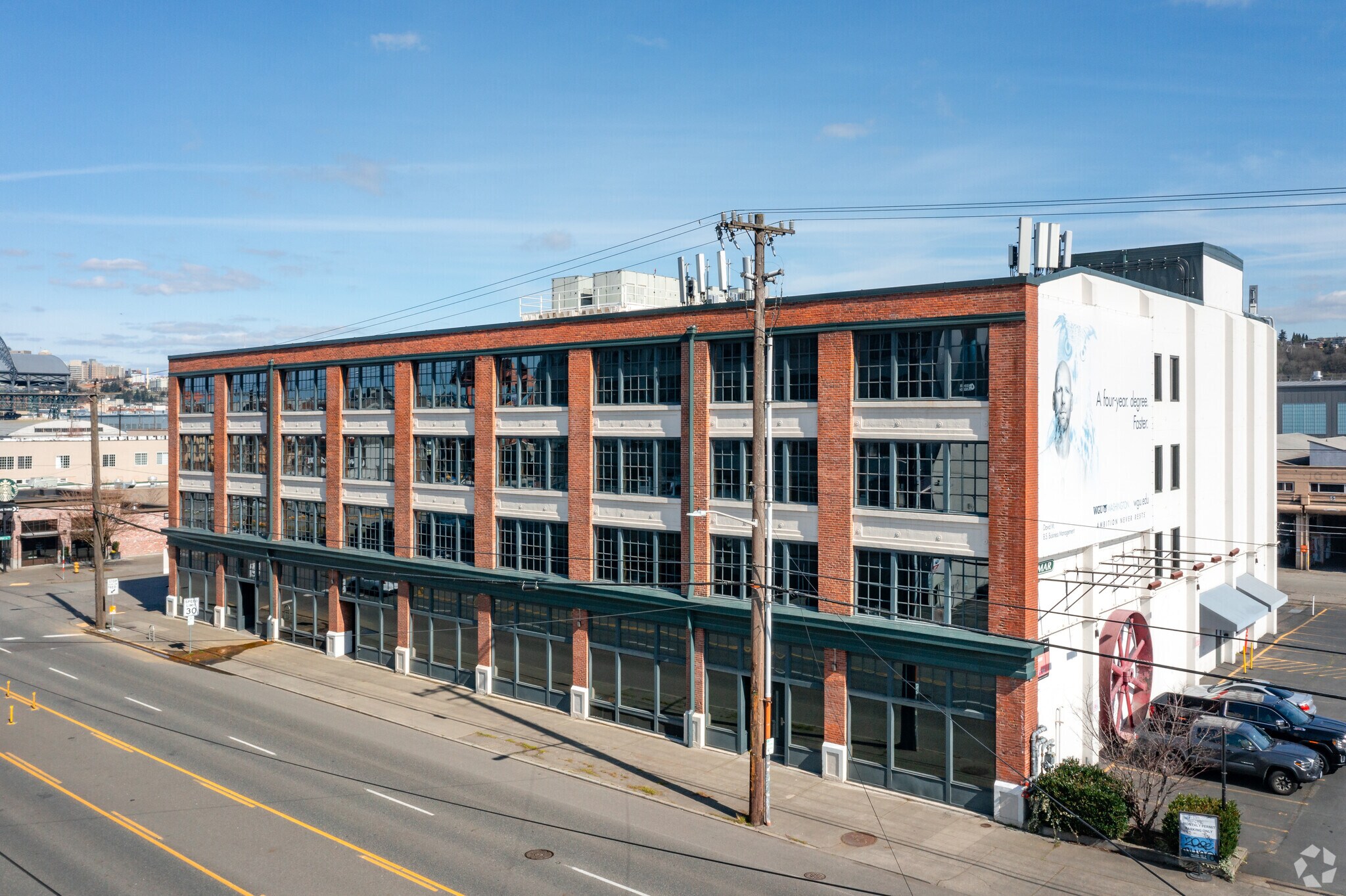 2200 1st Ave S, Seattle, WA à louer Photo de l’immeuble– Image 1 sur 9