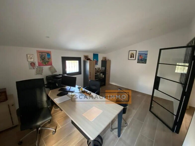 Industriel/Logistique dans Le Luc à vendre - Photo de l’immeuble – Image 2 sur 7