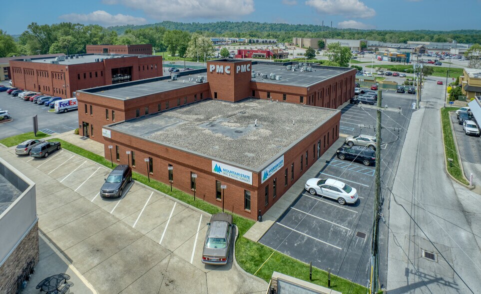417 38th St, Parkersburg, WV à louer - Photo de l’immeuble – Image 3 sur 4