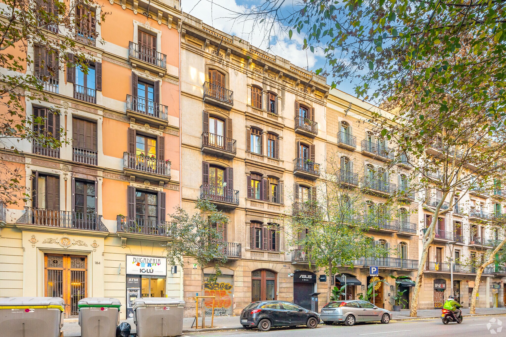 Local commercial dans Barcelone, Barcelona à louer Photo principale– Image 1 sur 3